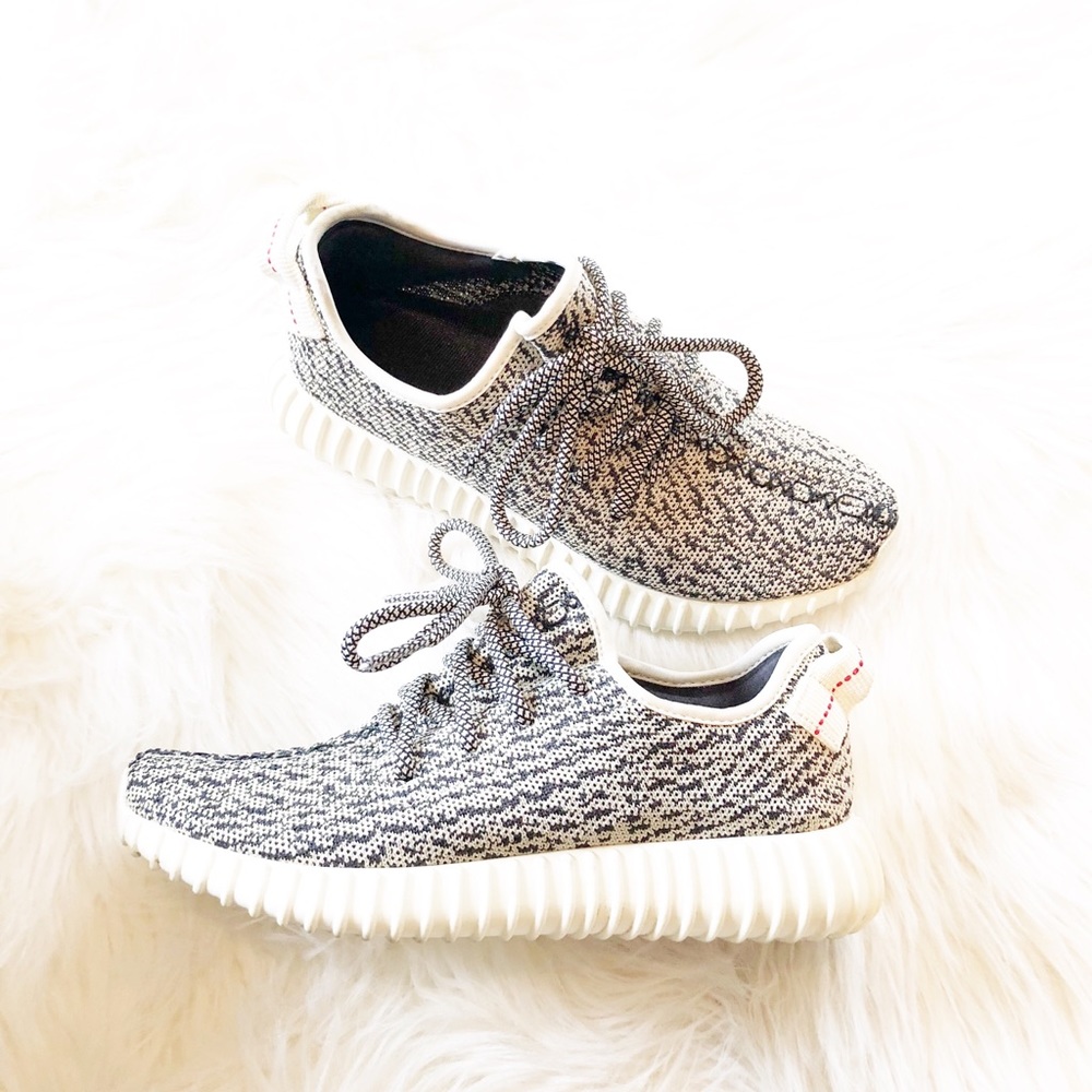 Yeezy Boost 350 Sneakers size 5 Turtle